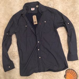Men’s Large Levi button up shirt, New with Tags